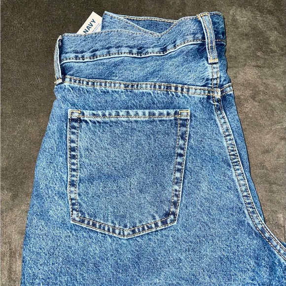 NWT Size 12 Old Navy High Rise Button Fly Shorts - Picture 2 of 2